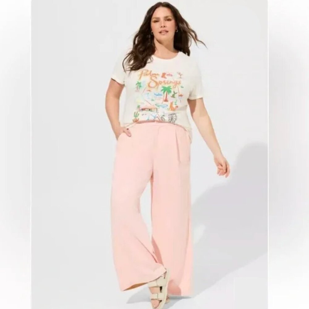 Torrid Studio Women's Light Pink Crepe Stretch Wide Leg High Rise Pants Size 28